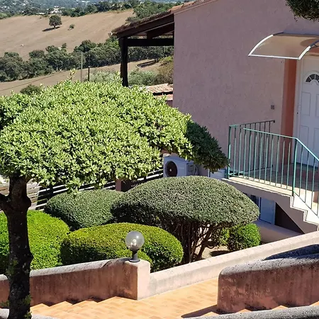 Domaine San Sebastiano 펜션 *