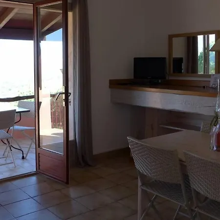 Domaine San Sebastiano Feriehus *